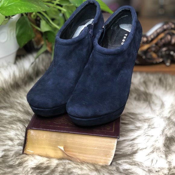 Trouve Blue Suede Platform Wedge Booties size 6 - Picture 8 of 13